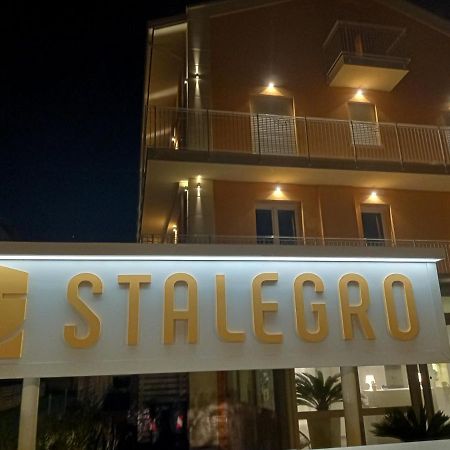 צ'סנטיקו Stalegro Residence מראה חיצוני תמונה